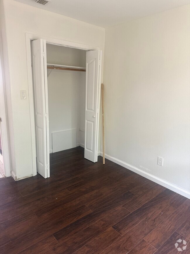 Building Photo - 37367 Elm St