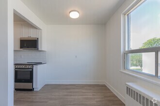 1BR, 1BA - 611SF - Dining Room - 318, 332 & 352 Patricia Avenue