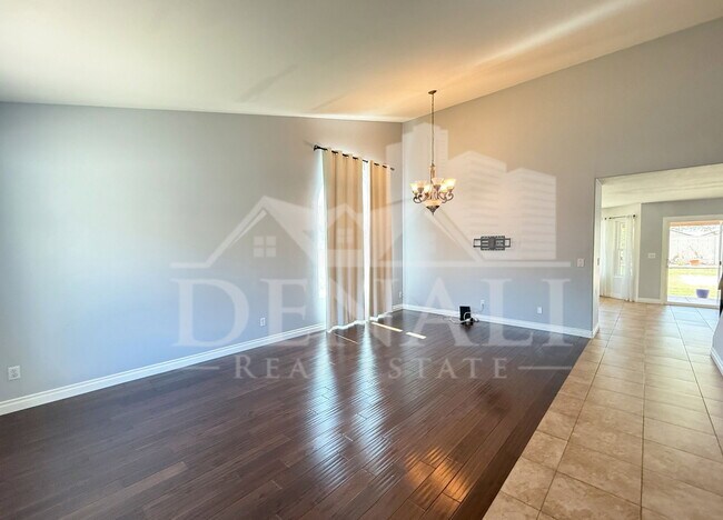 Foto del edificio - 1249 W Kelly Ln