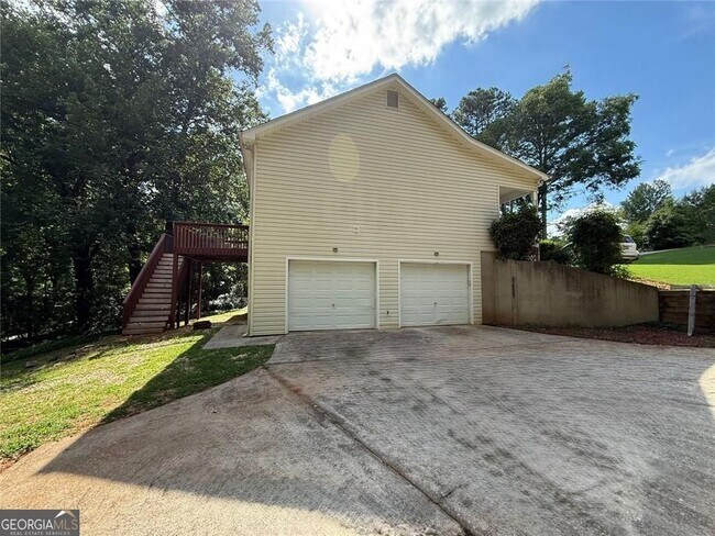 Foto del edificio - 6330 Oak View Dr