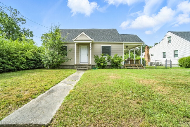 Building Photo - 529 Birmingham Ave