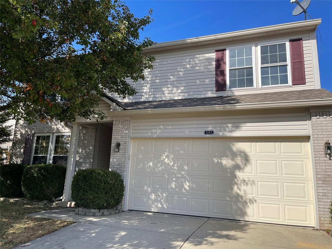 Front - 1082 Spring Meadow Ct