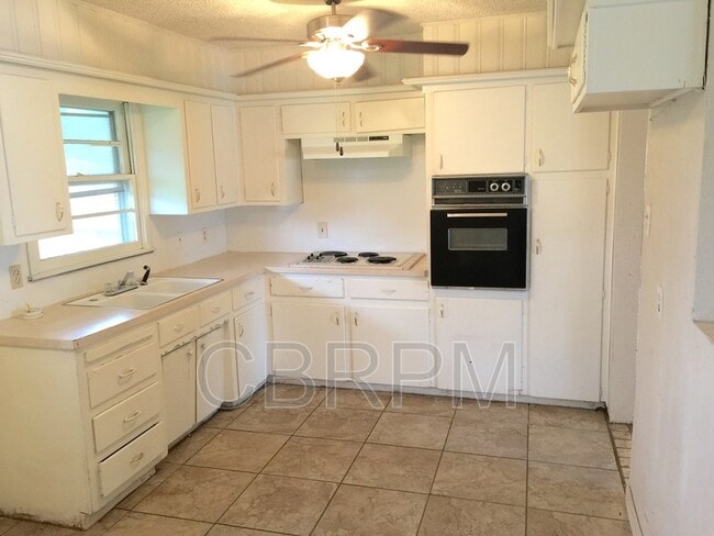 Building Photo - 4940 8th St