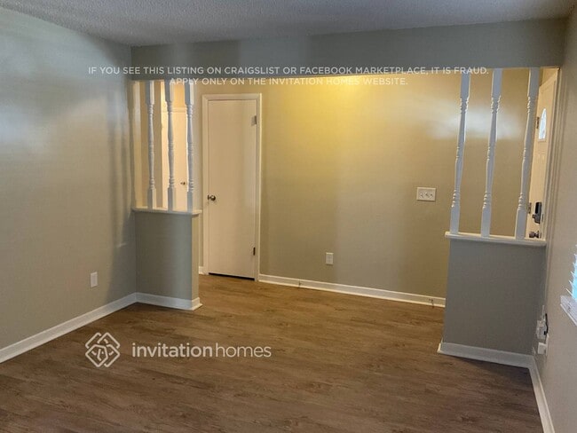 Building Photo - 409 S Hawthorn Cir