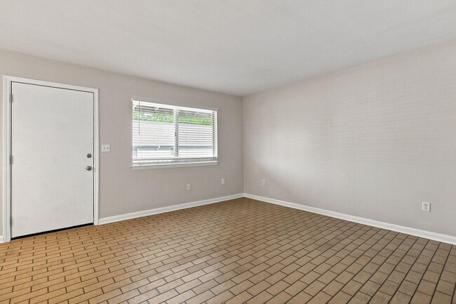Building Photo - 201 E College Blvd