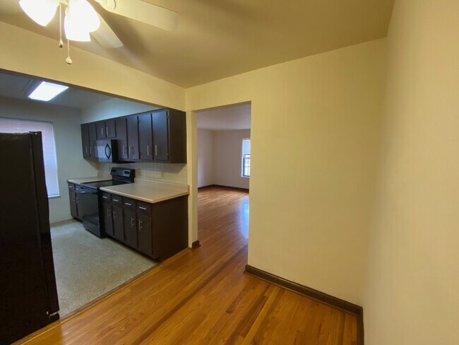 Foto del edificio - 6957 Chippewa St