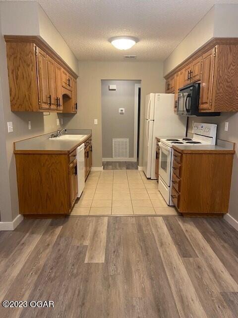 Foto del edificio - 3318 Poplar Dr