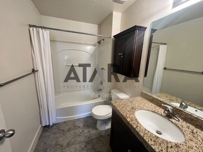 Foto del edificio - 713 Kirkbride Ave