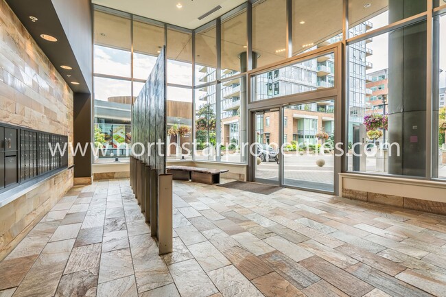 Building Photo - Stunning Views at The Strand