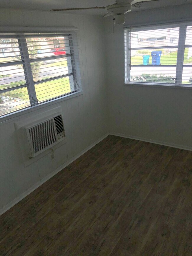 Building Photo - MOVE IN SPECIAL - 1/2 off the first months...