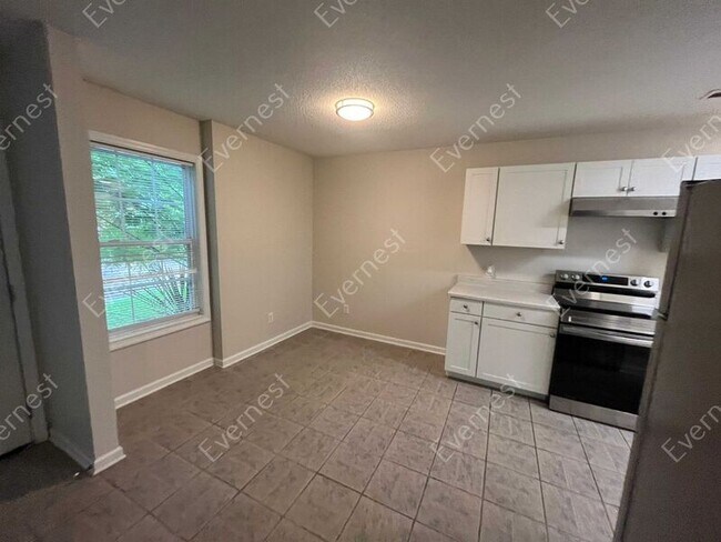 Building Photo - 213 Alpine Dr