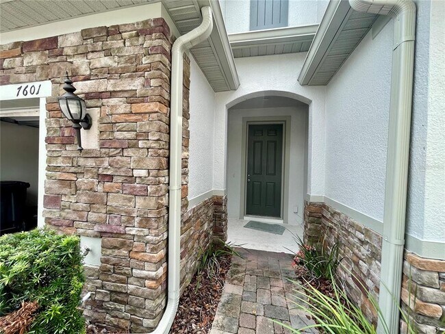 Foto del edificio - 7601 Aloma Pines Ct