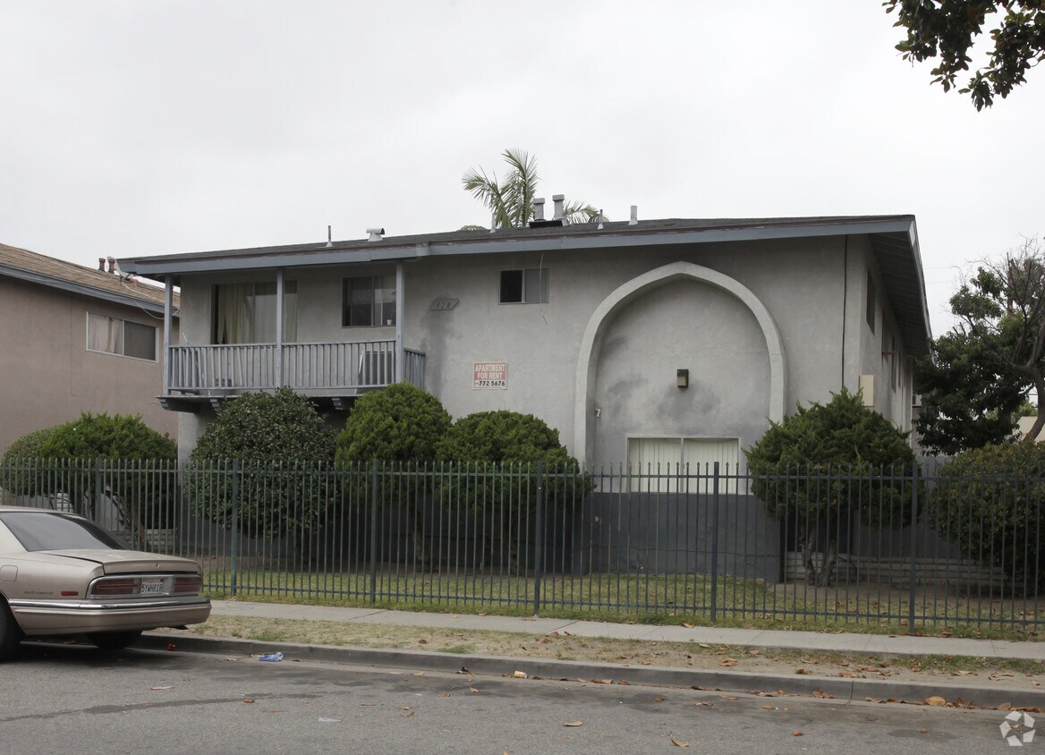 Primary Photo - 328 N Bush St