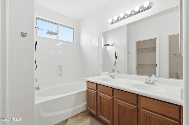 Foto del edificio - 4157 E Santa Fe Ln