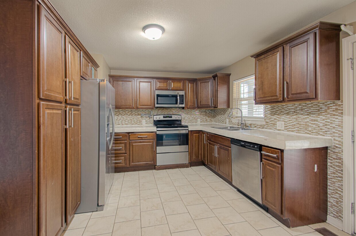 Foto principal - 11400 Eastern Ave