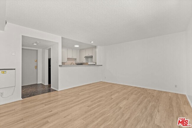 Foto del edificio - 8148 Redlands St