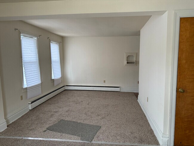 Foto del edificio - 261 E St