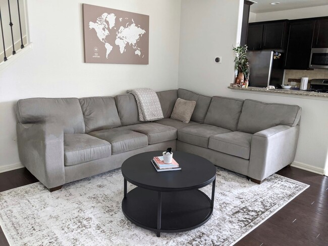 Foto del edificio - 1520 Beebrush Ln