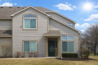 Building Photo - 1036 Woodview Ct