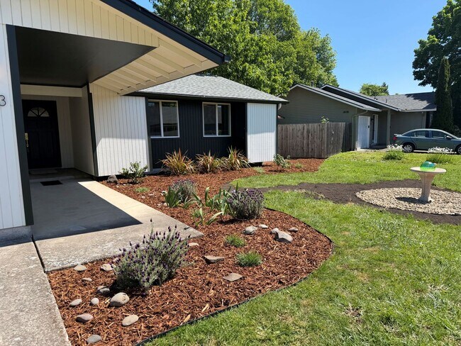 Foto del edificio - Updated 3 bedroom 2 bath home in a great neighborhood!