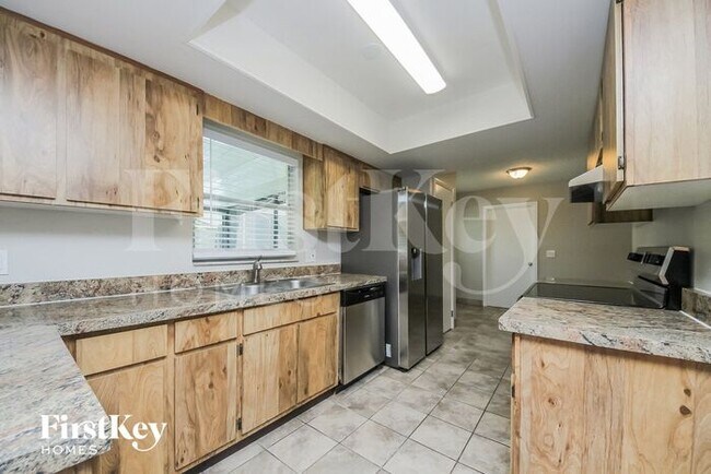 Foto del edificio - 443 Elkwood Ln