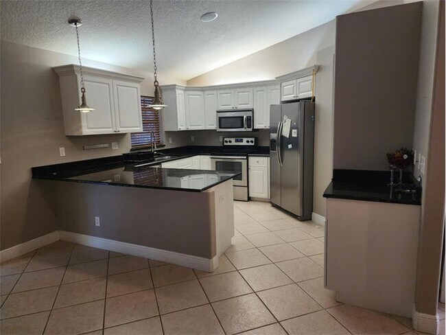 Building Photo - 7805 Fort Walton Ave