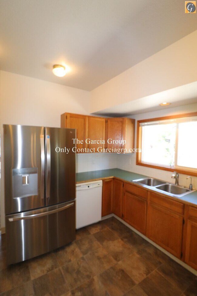 Building Photo - Charming 4 bedroom home in N. Portland wit...