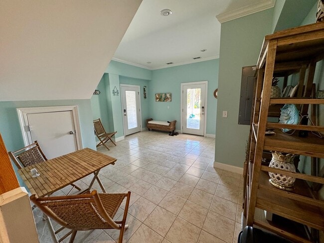 Building Photo - 107 E Seascape Dr