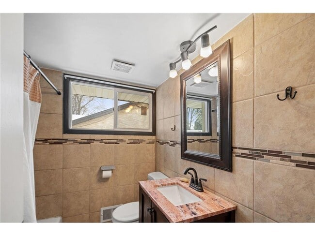 Foto del edificio - 1132 40th Ave NE