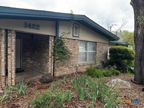 Building Photo - 1422 Mockingbird Ln