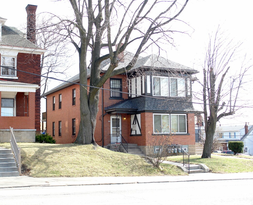 15251527 Brownsville Rd, Pittsburgh, PA 15210 Apartments in