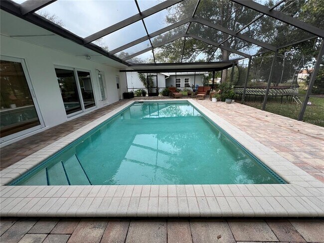 Foto del edificio - 1810 Brentwood Dr