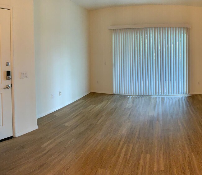Via Ventura Apartments 930 Pacific Strand Ct Ventura, CA Apartments