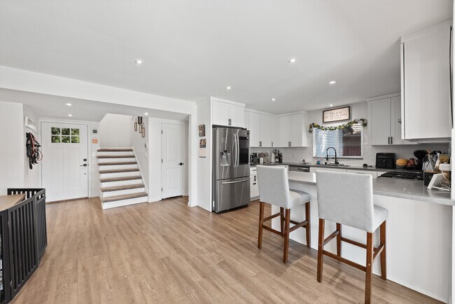 Foto del edificio - 1406 Duarte Cir