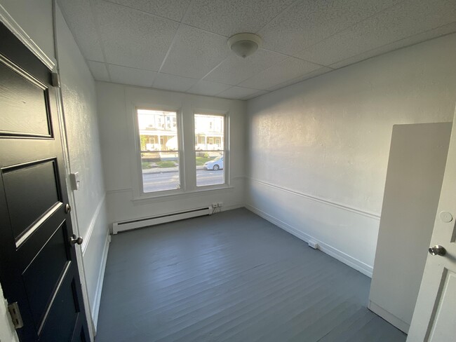 Building Photo - 142 W Jackson St