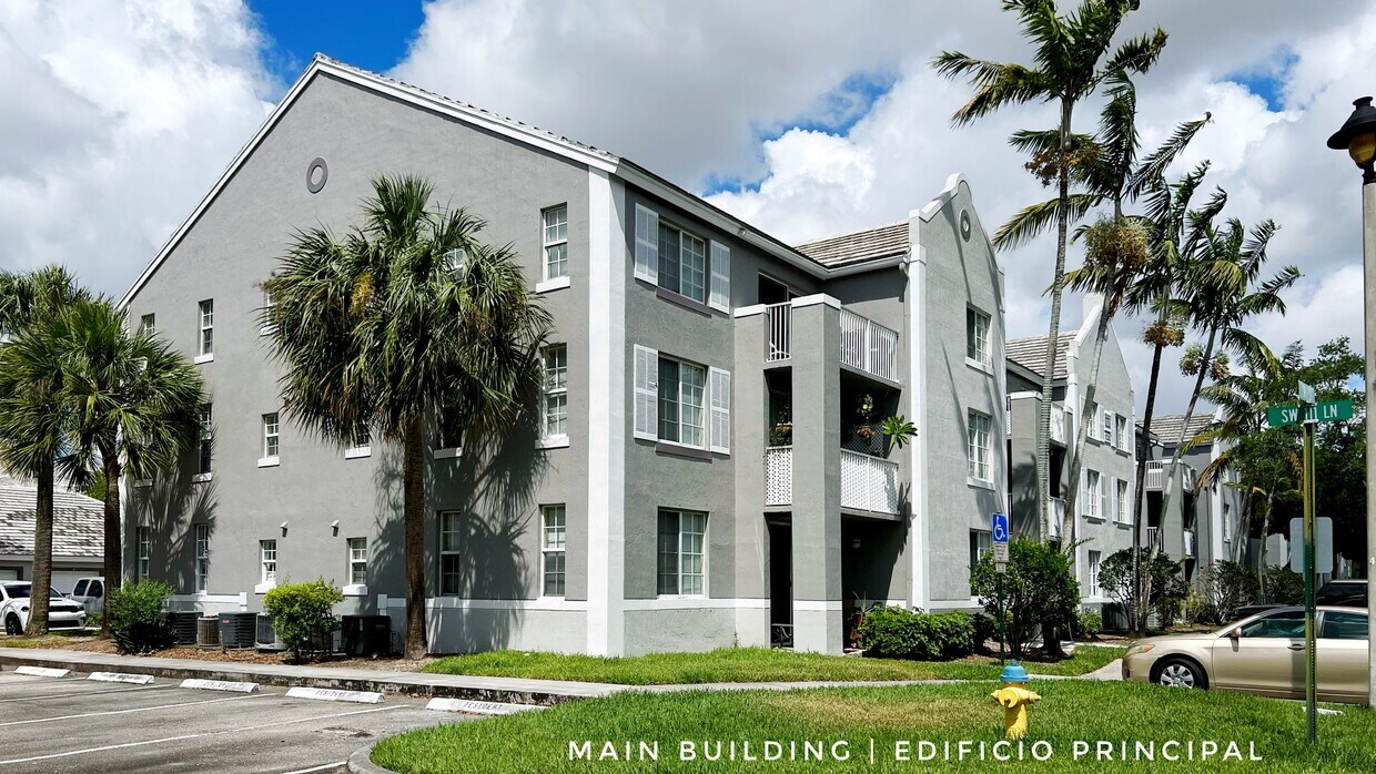 Foto principal - 11177 SW 8th St