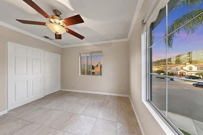 Building Photo - 3505 Lake Cir Dr