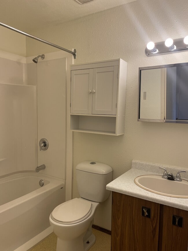 Photo du bâtiment - 8604-8687 87 Ave