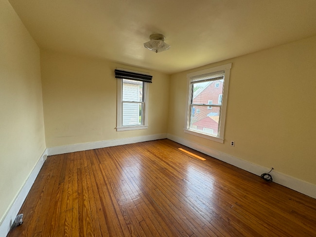 Foto del edificio - 7450 Fleming St