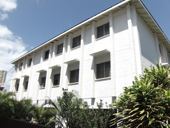 Building Photo - 2730 Kaaha St