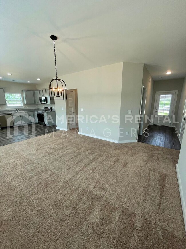 Foto del edificio - Home for Rent in Eva, AL!!!