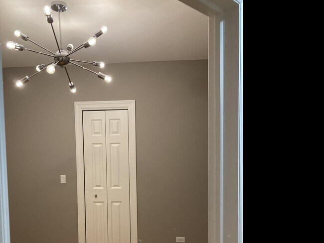 Building Photo - 2 bedroom in Chicago IL 60640
