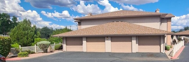 Building Photo - 985 E Mingus Ave
