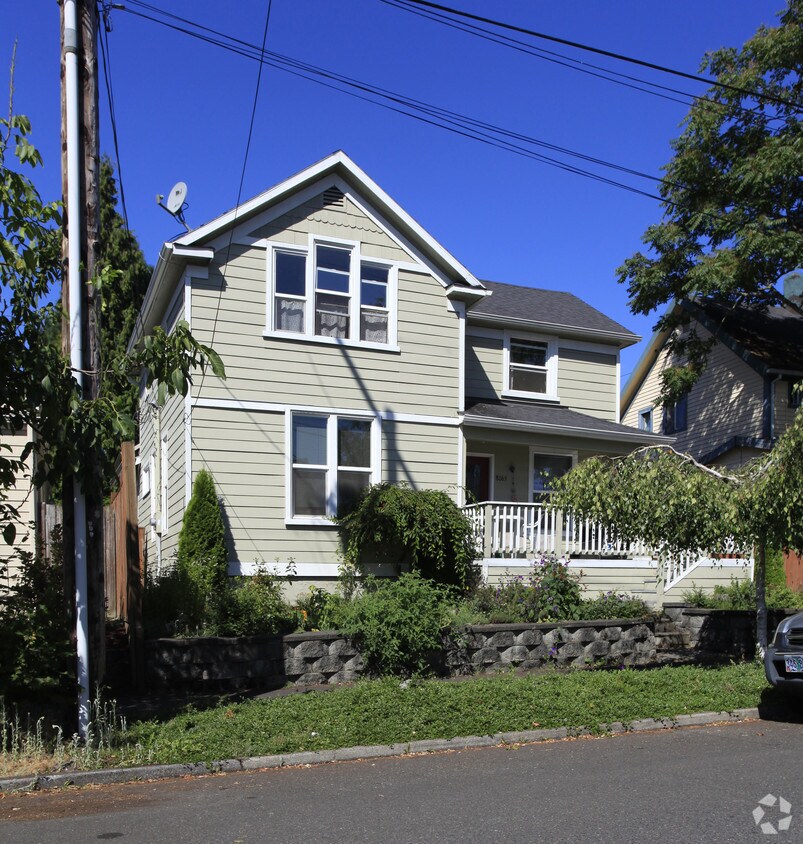 Building Photo - 8065 SE 9th