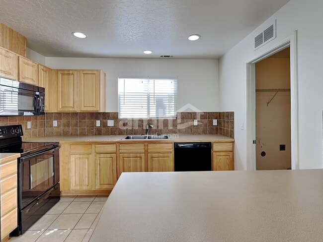 Building Photo - 9707 W Brogan Dr