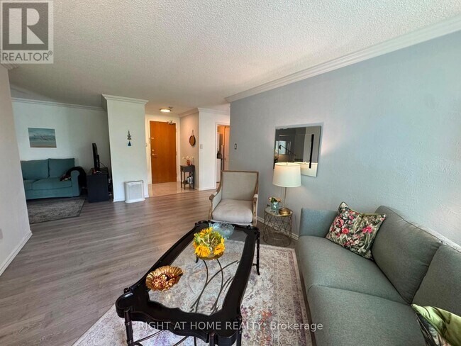 Photo du bâtiment - 7250 Yonge St