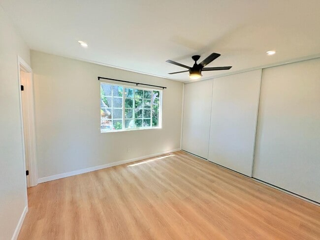 Foto del edificio - 328 S Weitzel St