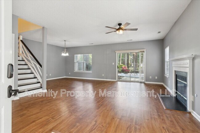 Foto del edificio - 1628 Willow Cv