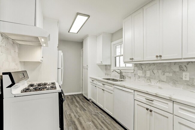 Foto del edificio - 3911 Law St