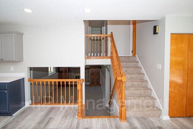Building Photo - Completely Redone 3 Bedroom Split Level in...